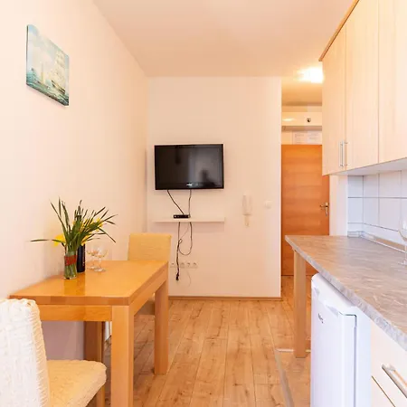 Apartamento Awesome Apartment In Duce With Wifi