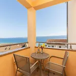 1 Bedroom Stunning In Apartament Duće