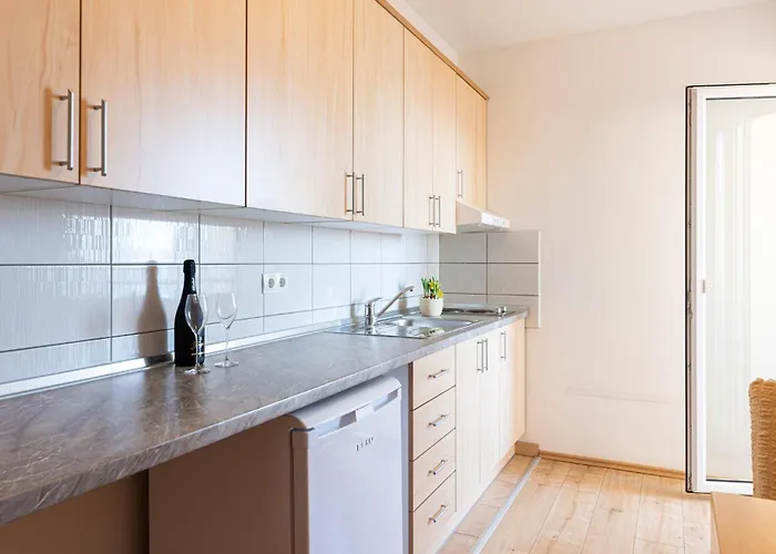 1 Bedroom Stunning In *